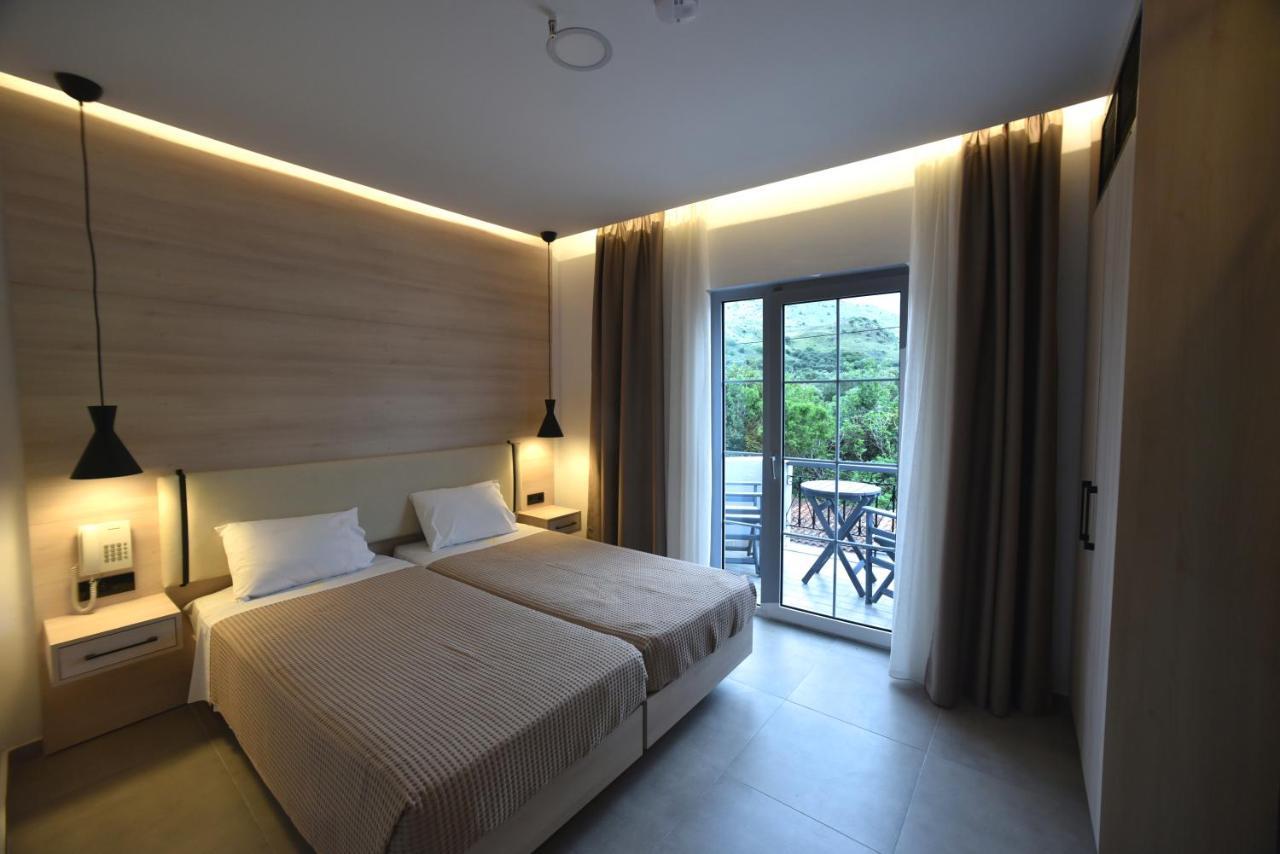 Hotel Bella Vista ميثيمْنا المظهر الخارجي الصورة