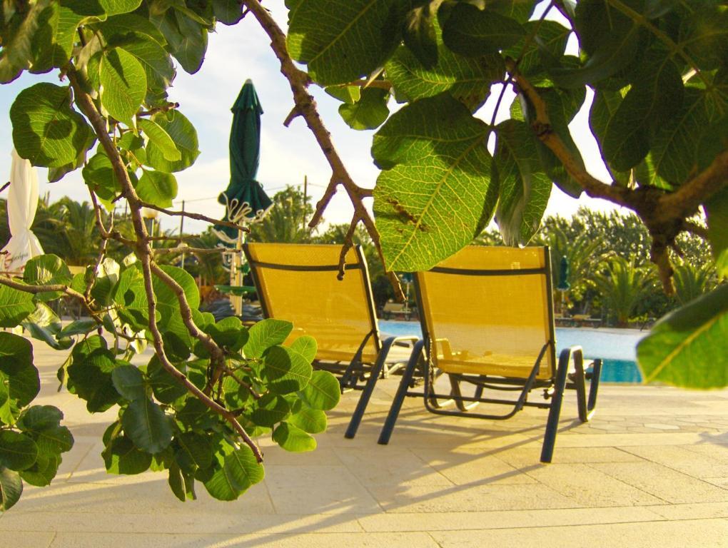 Hotel Bella Vista ميثيمْنا المظهر الخارجي الصورة